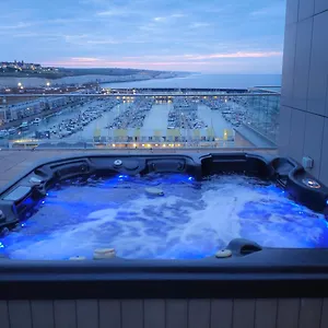sea-view-penthouse-luxurious-modern-free-parking-large.brighton-hotels-england.com/